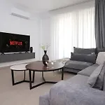 Elsa - Luxury In Pernera Feriehus