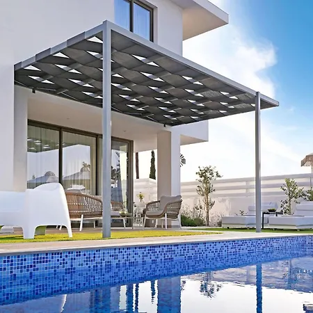 Elsa - Luxury In Pernera Paralímni
