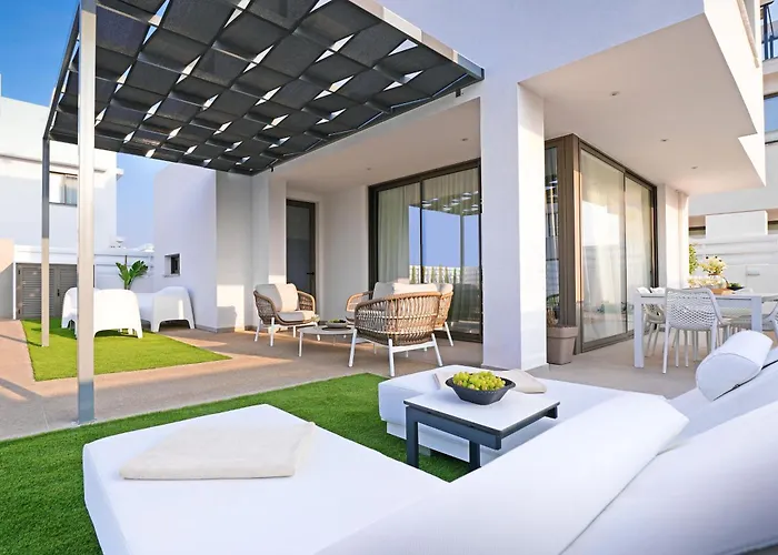 Elsa - Luxury In Pernera Paralimni