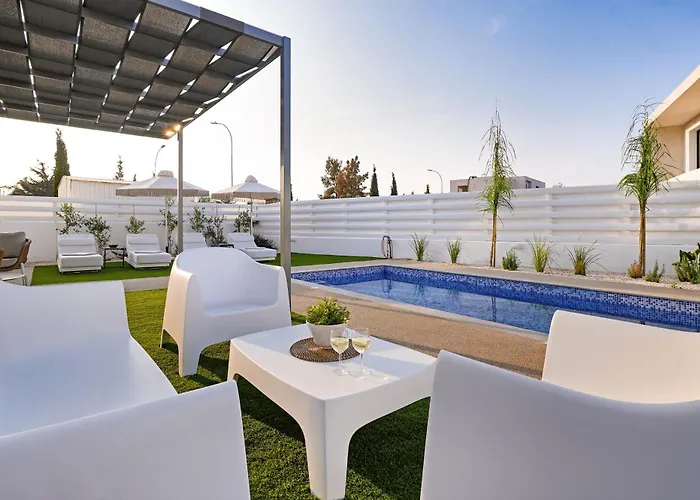 Elsa - Luxury In Pernera Paralimni